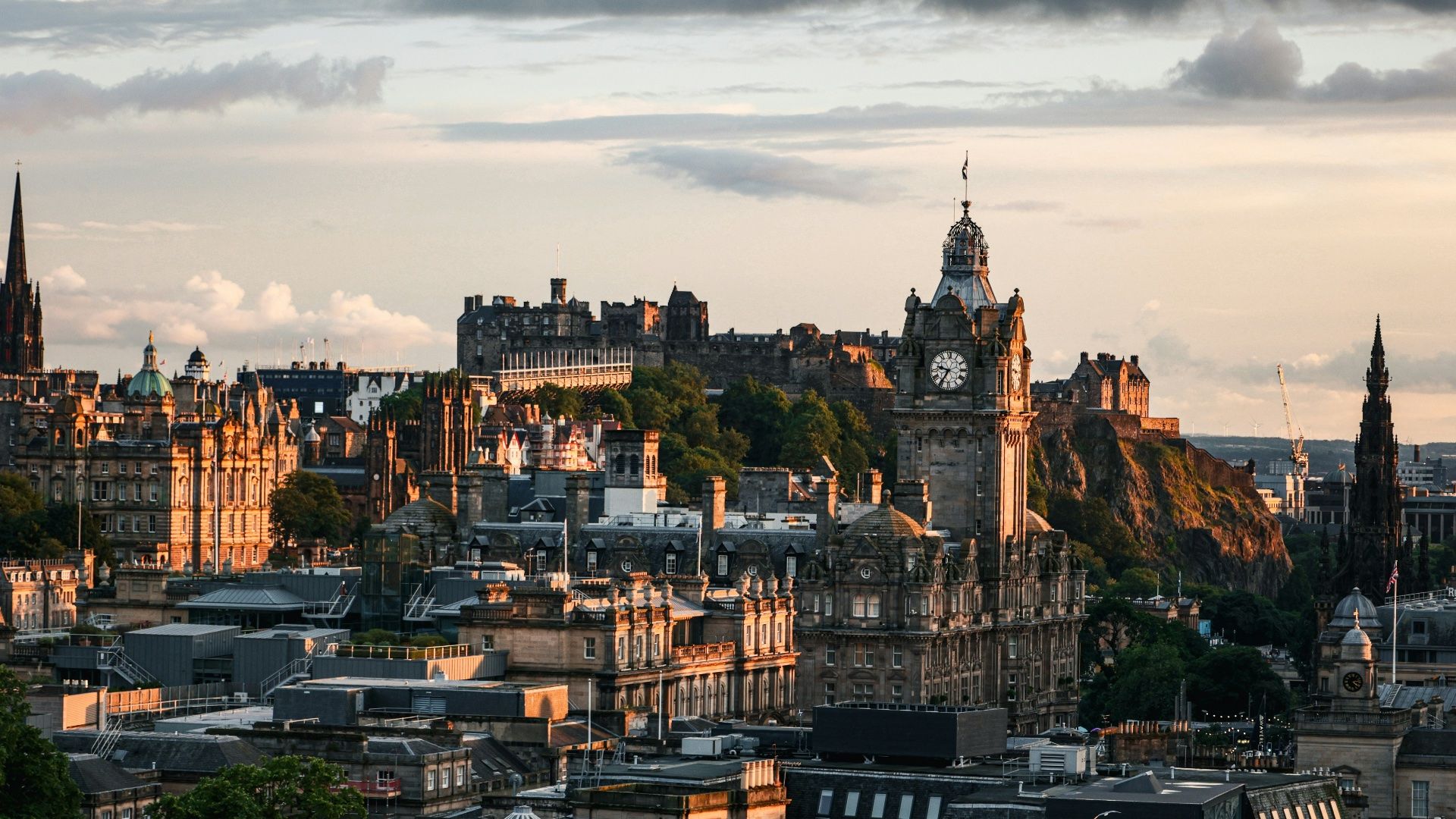 Edinburgh Fringe Opens With 4,200 Shows and a Permanent Home