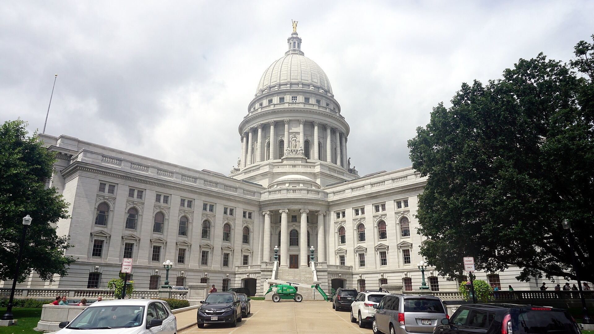 Crowley edges Hong in Wisconsin Democratic primary for governor