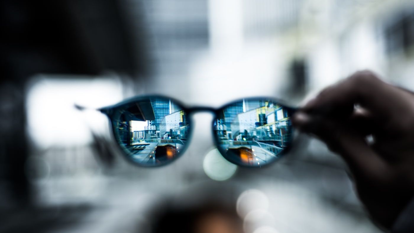 Meta Patent Describes AI Glasses That Identify Faces and Auto-Edit Highlight Reels