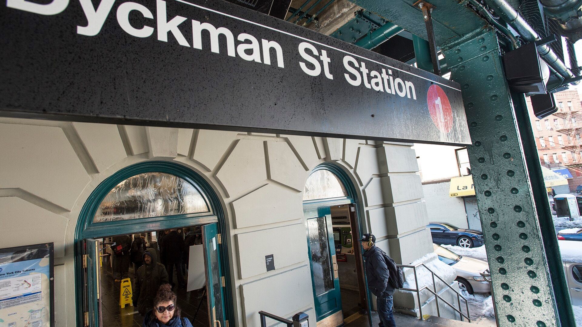 NYPD Floods Upper Manhattan and Closes Dyckman Street After Fatal Stabbing