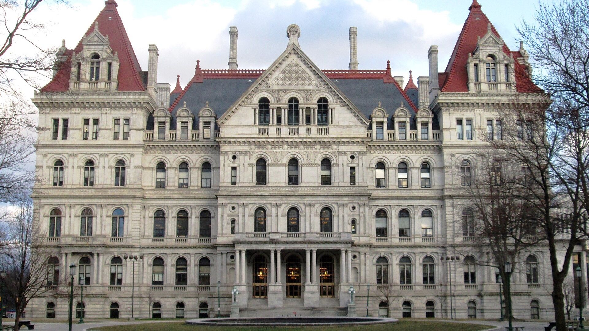 FBI Says Albany Woman Plotted ISIS-Inspired Attack on State Capitol